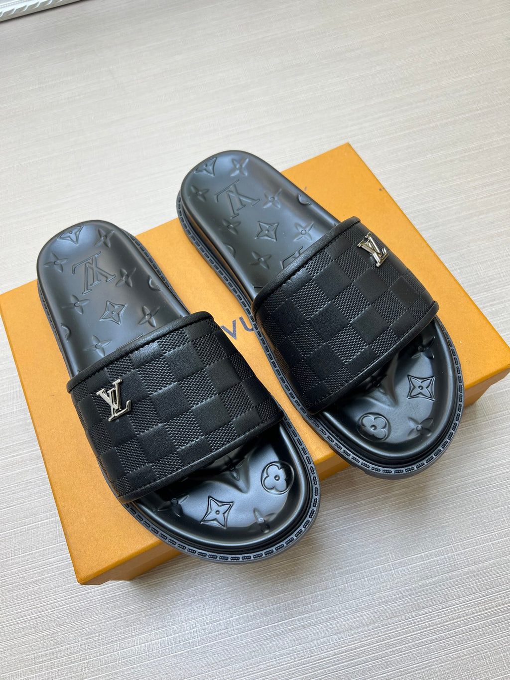 Z5Z35E304 Popular Slippers