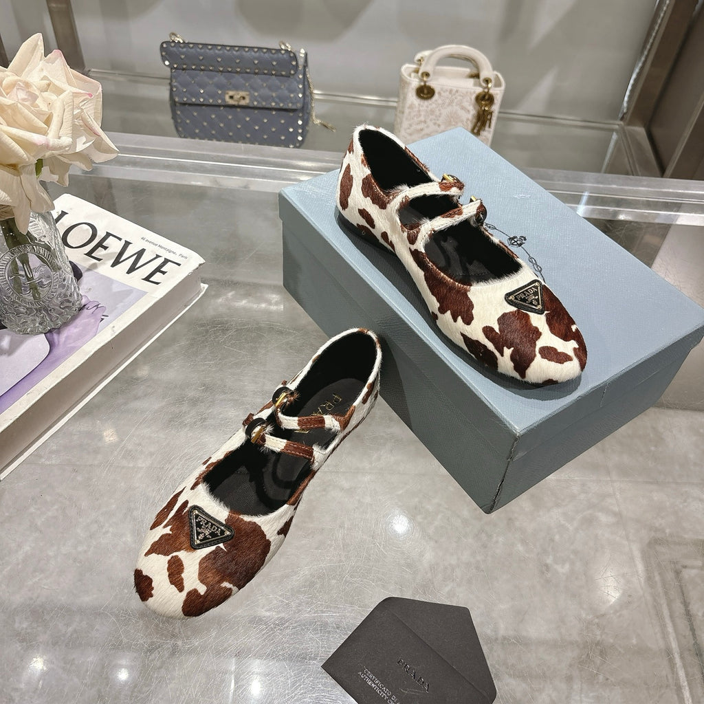 Z2Q95P114 Popular high-quality Shoes