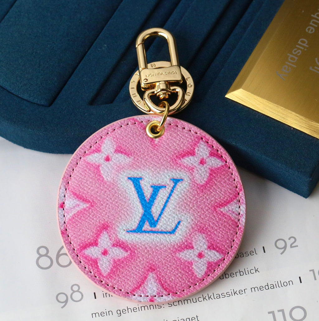 A1Q105E22 Popular bag 's charms accessories