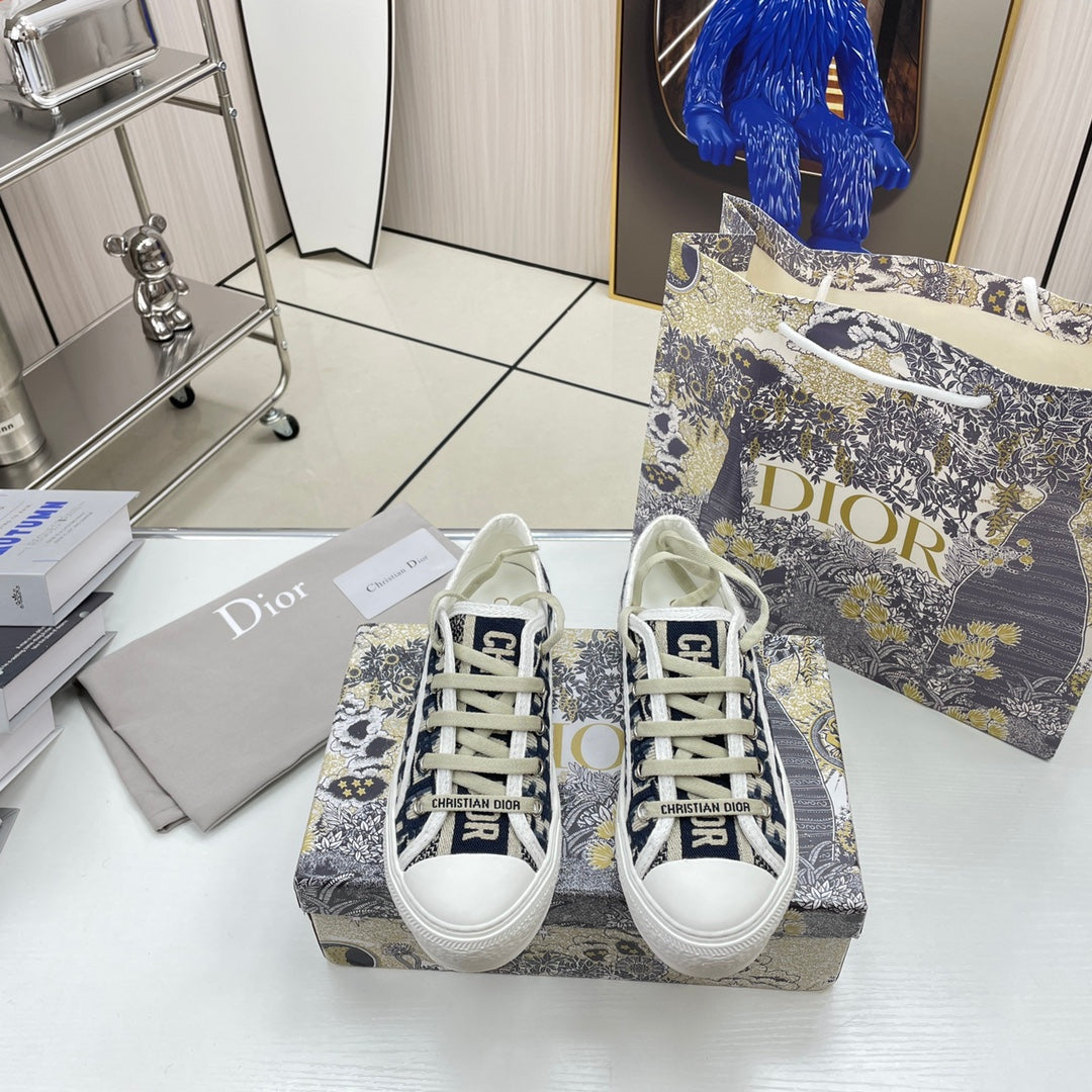Z1XD65 Popular shoes