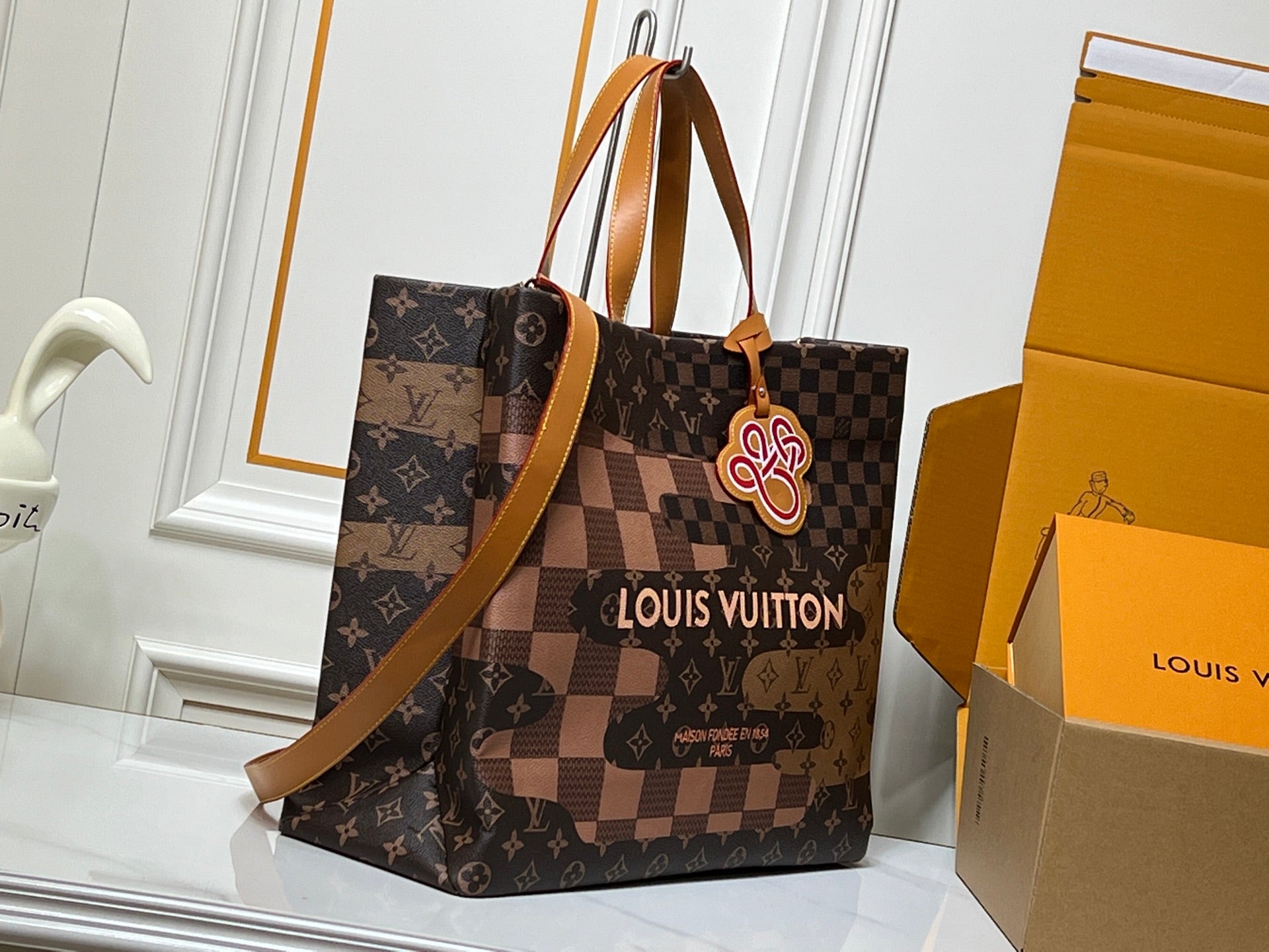 B1P46E81 Popular leather bag