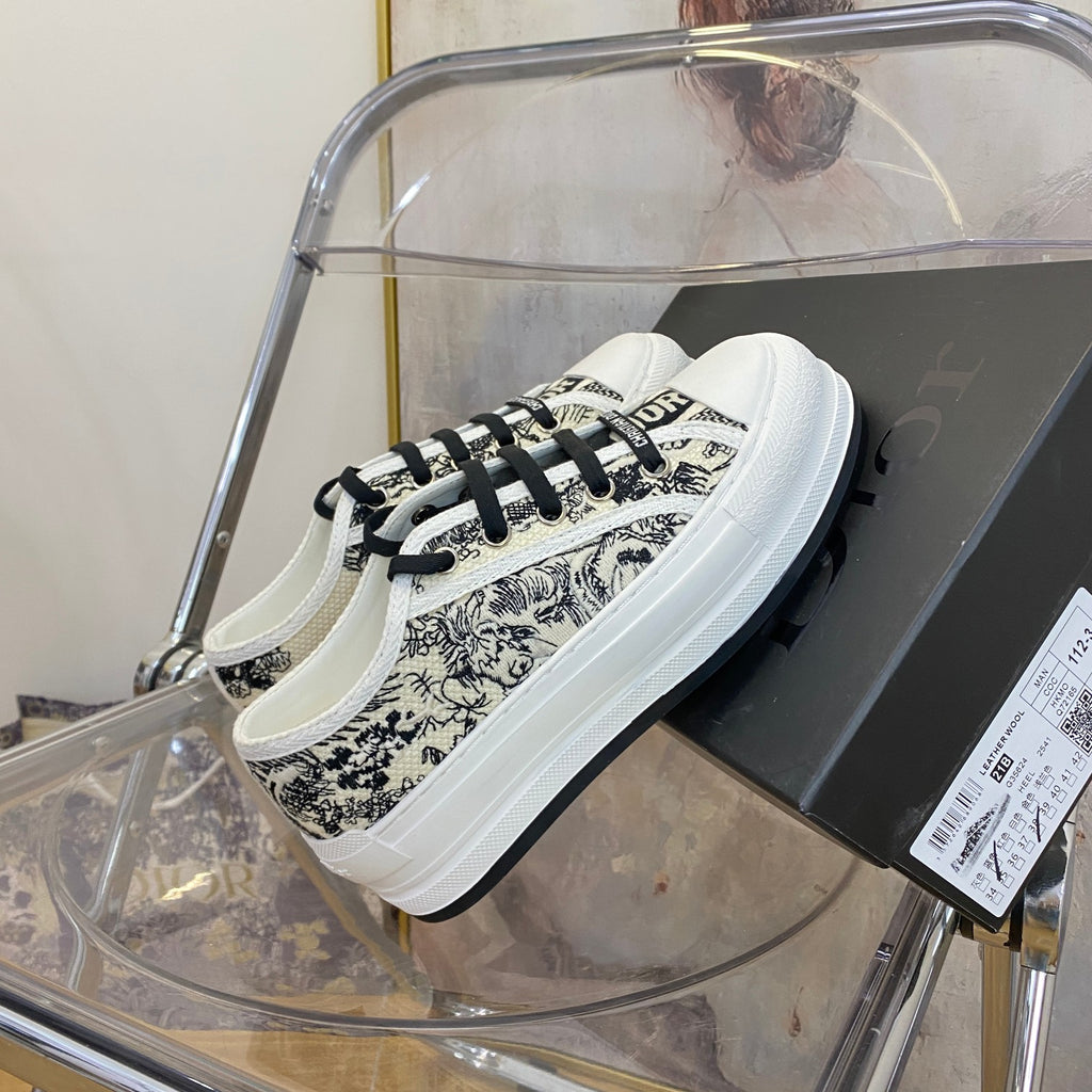 Z1XD67 Popular shoes