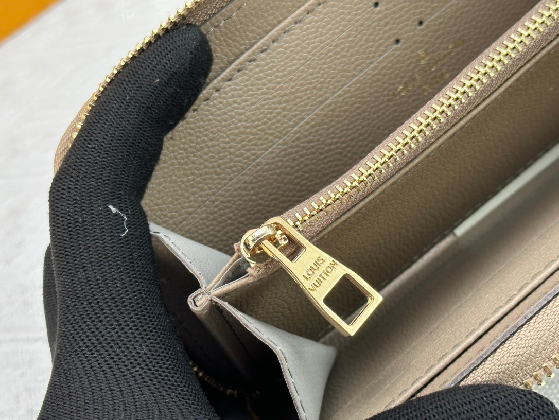 B1R15E79 Popular  leather bag