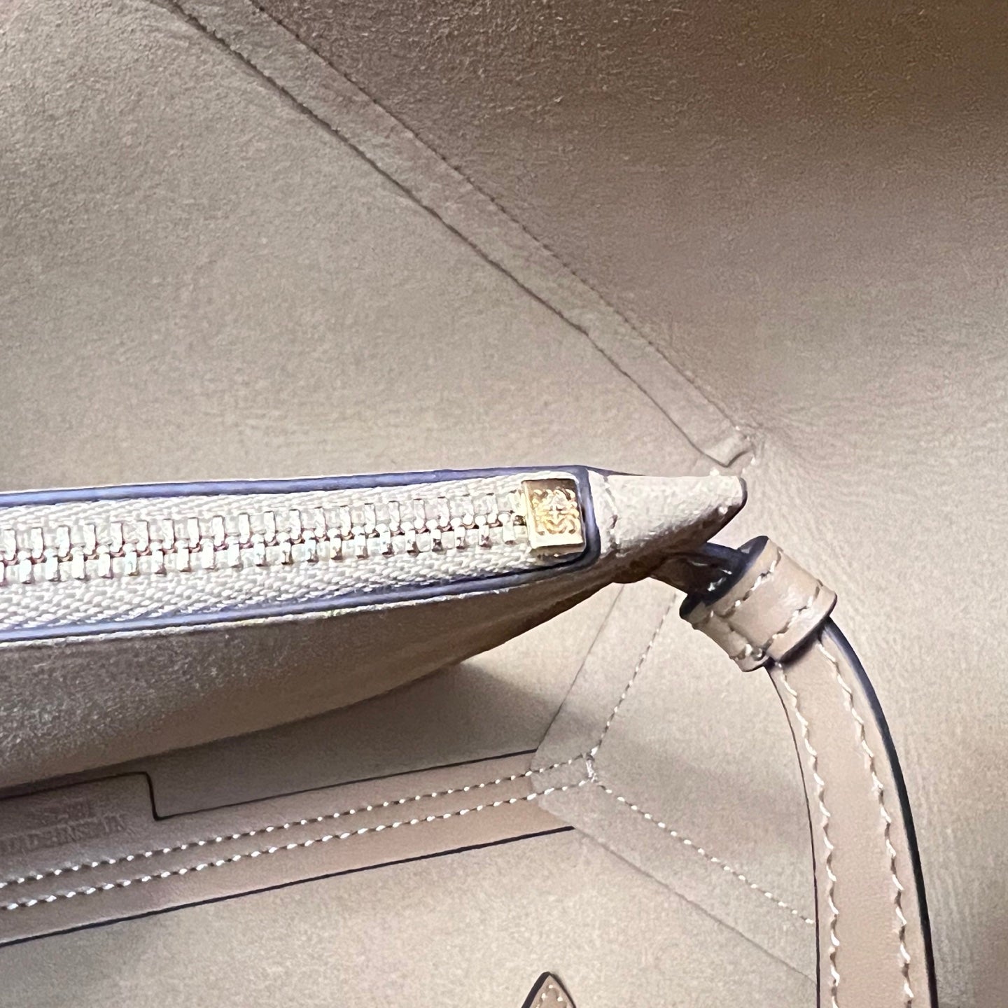 BB1R46A6 Popular leather bag