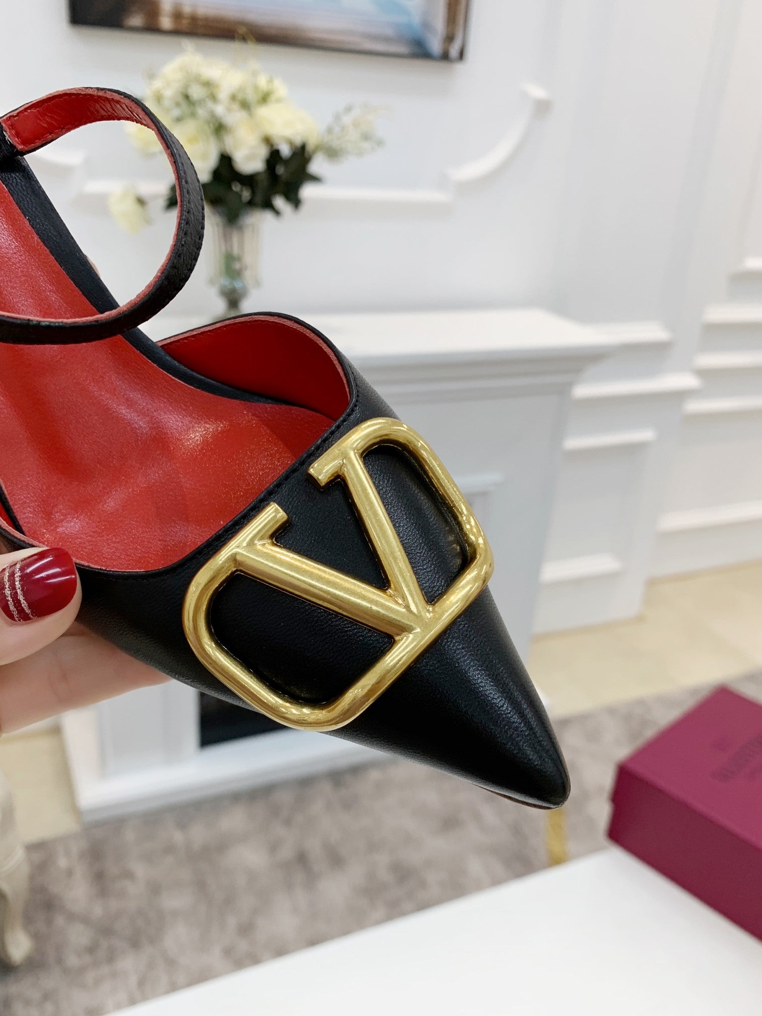 Z2YVL28 Popular leather  High heels