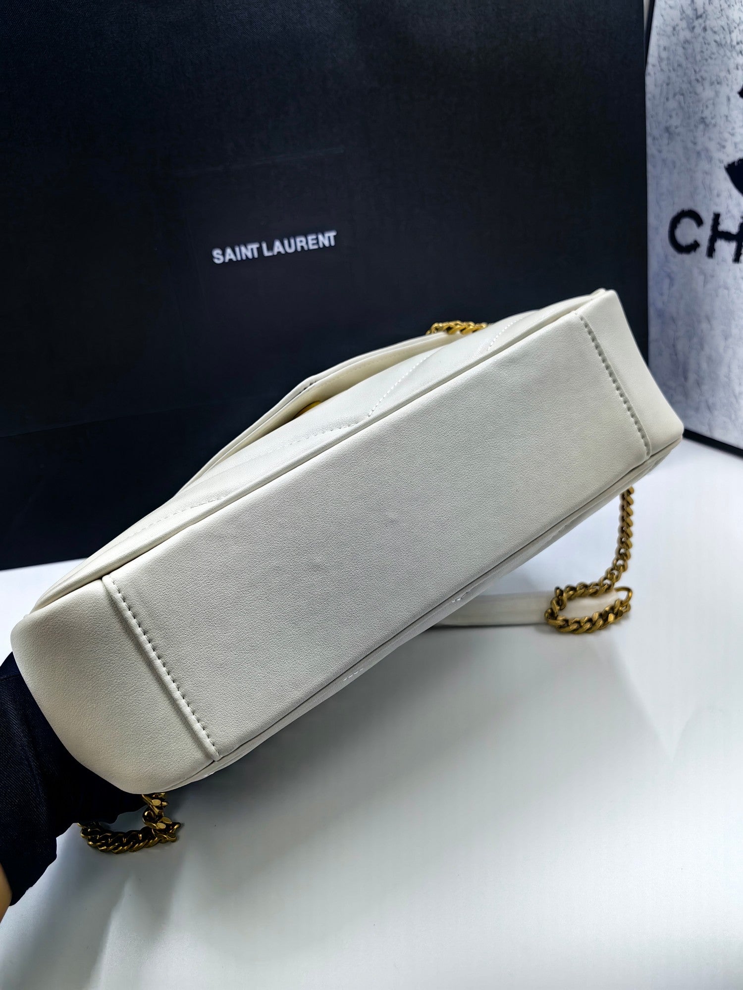 B1N165SL108 Popular leather bag