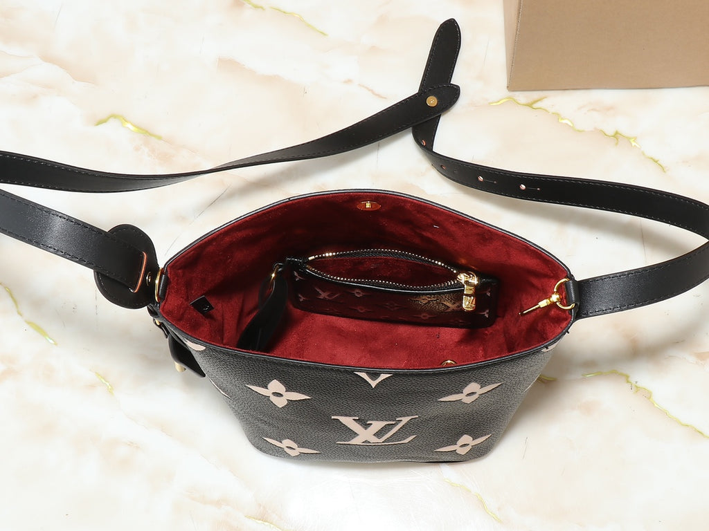 B12W15E3 Popular  leather bag