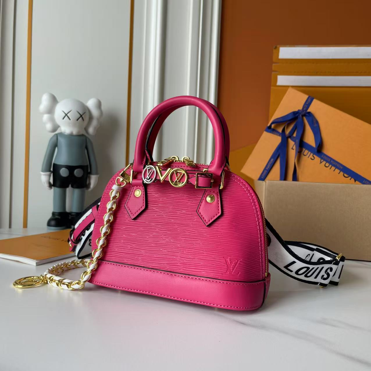 B1P46E95 Popular leather bag