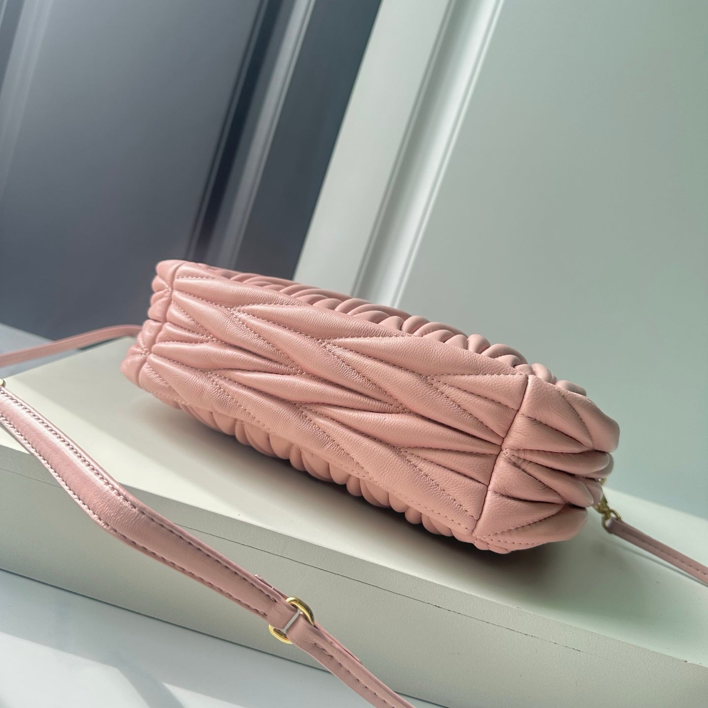 B1P46A122 Popular leather bag（29x24x10cm）