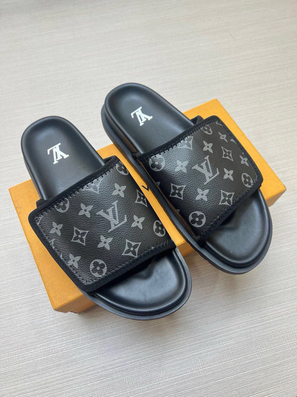 Z5LE210 Popular Slippers