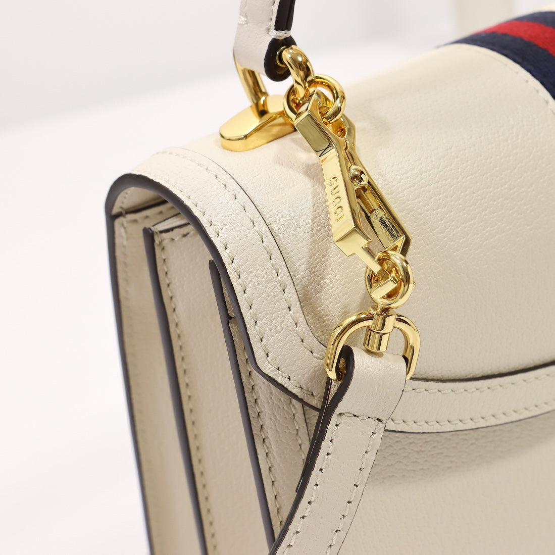 B1X43B49 Popular  leather bag 