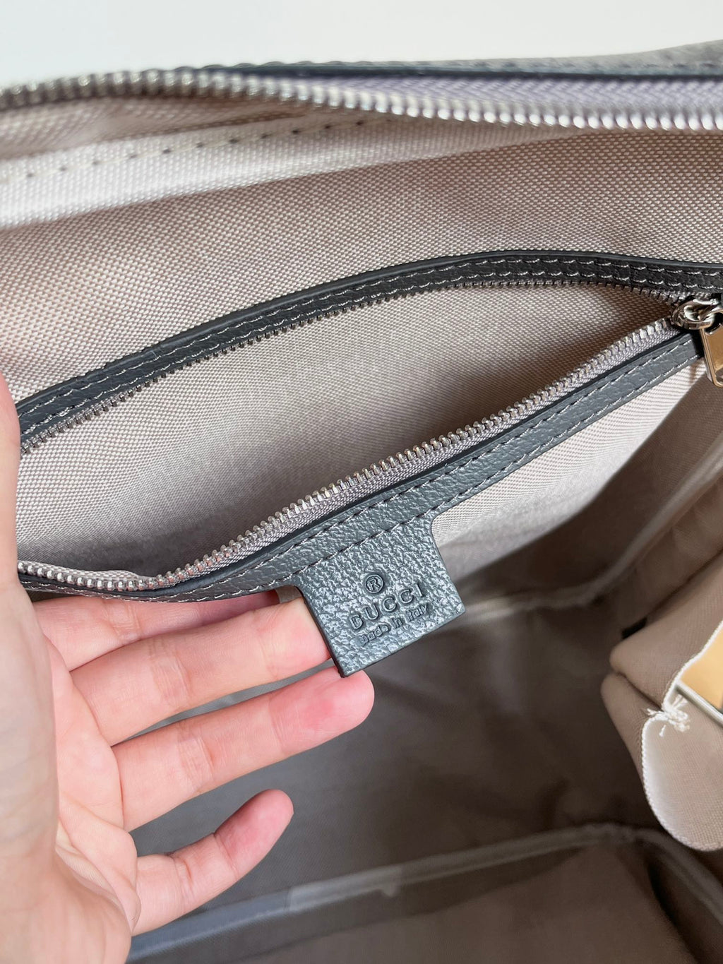 B1R15B128 Popular leather bag