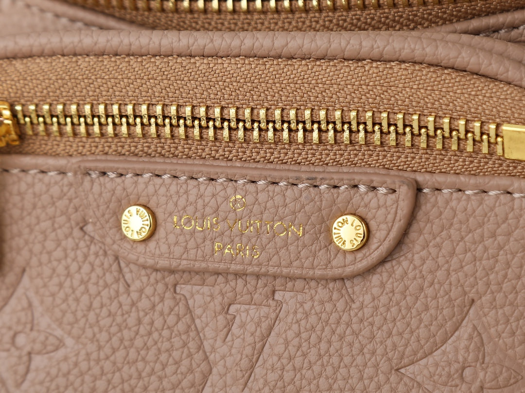 B1P46E72 Popular leather bag