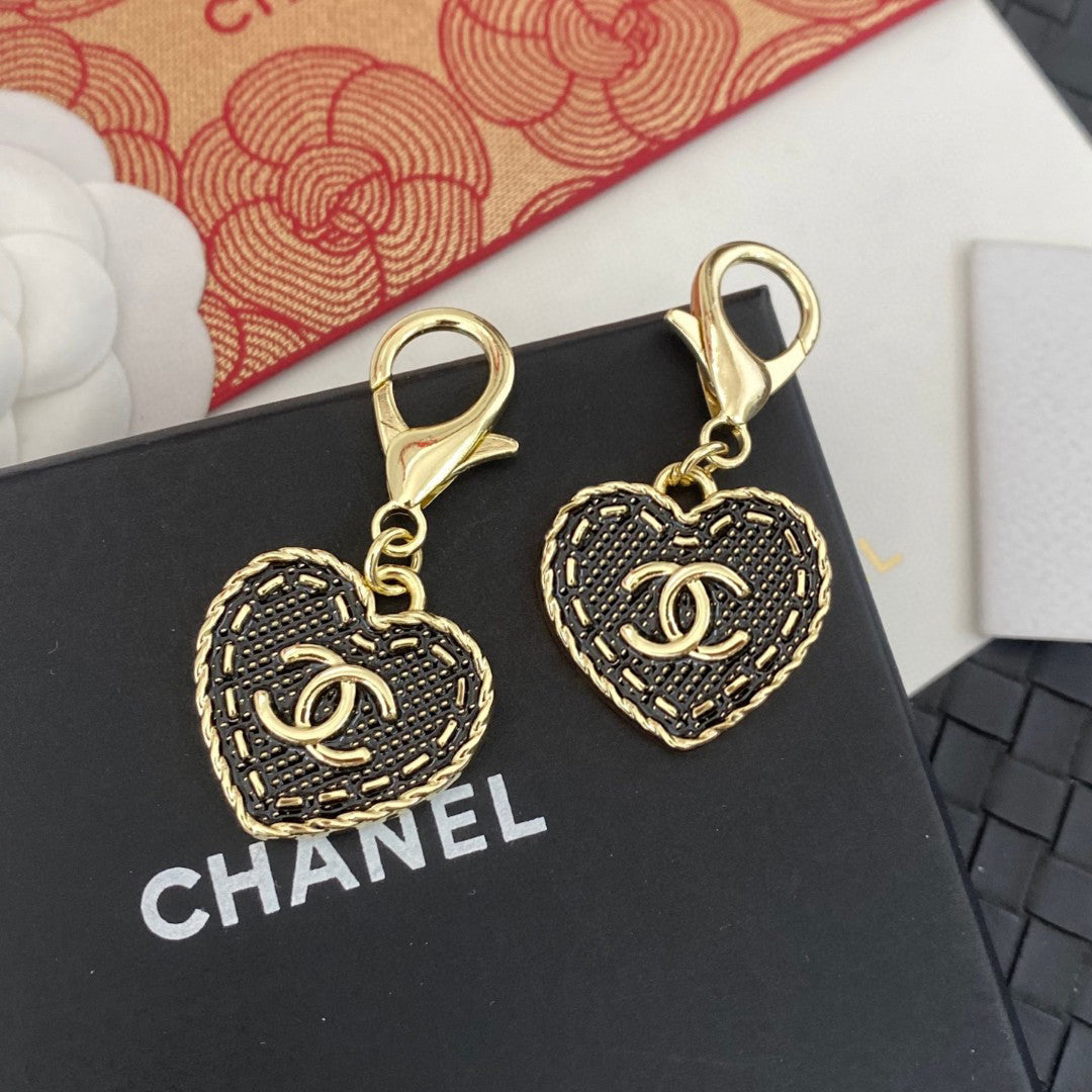 A1Z105C61 Popular bag 's charms accessories