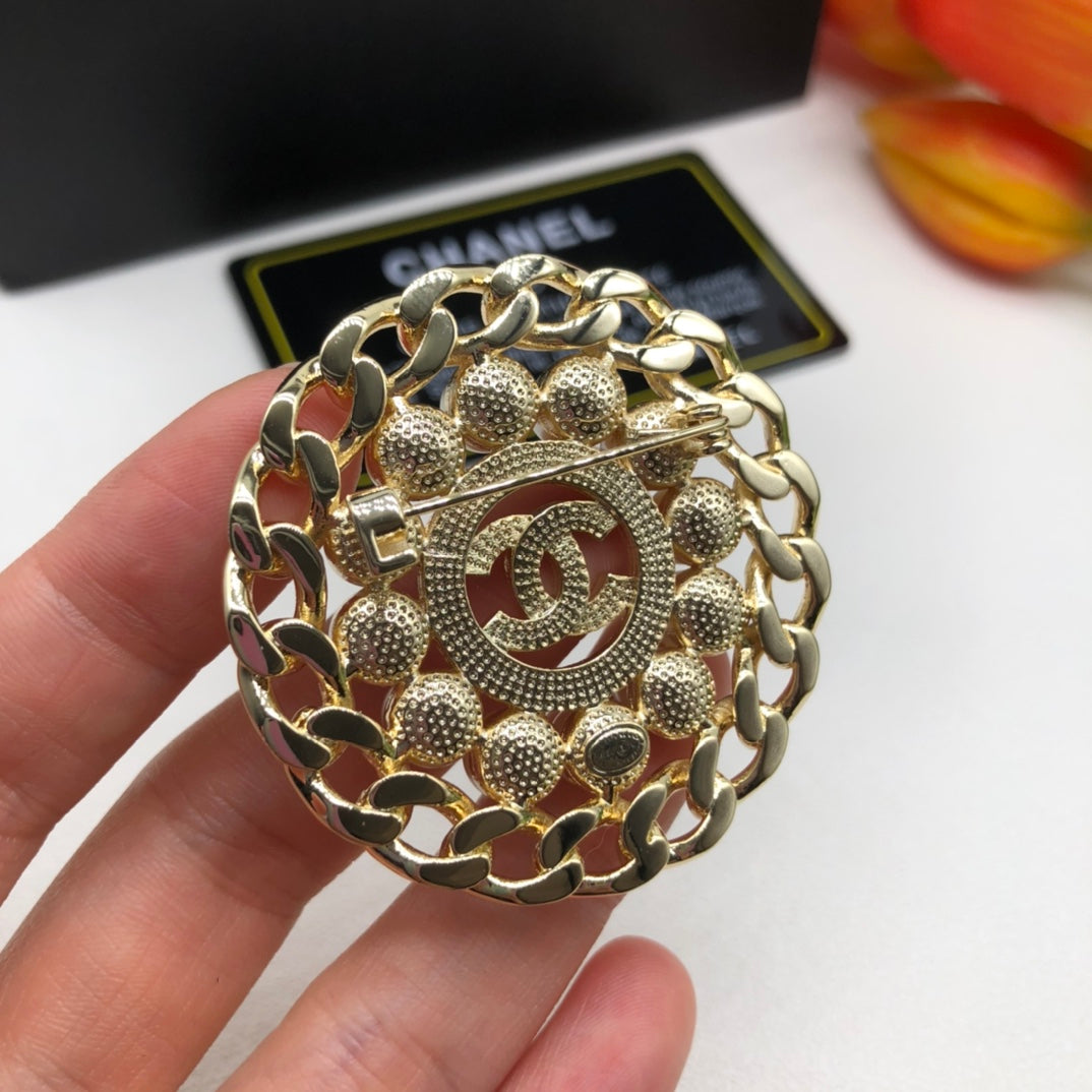 X14C873   Popular Brooch
