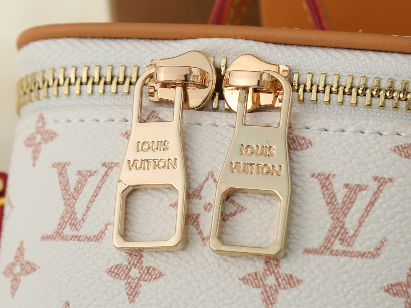 B1P76E3 Popular leather bag