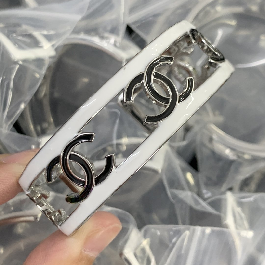 X1X54C64K  Popular Bracelets