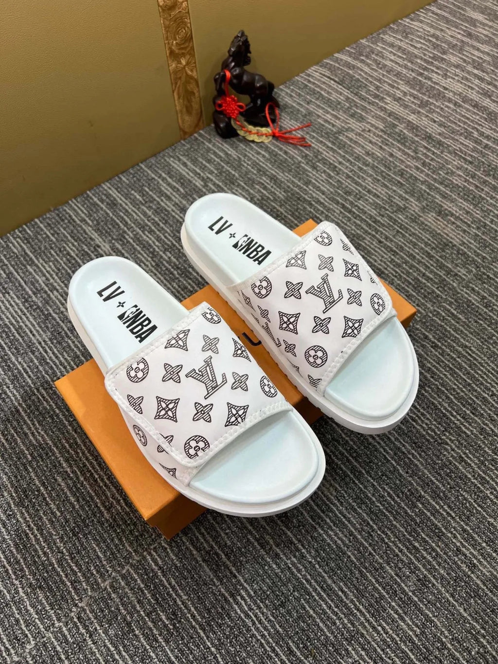 Z5YE47 Popular Slippers