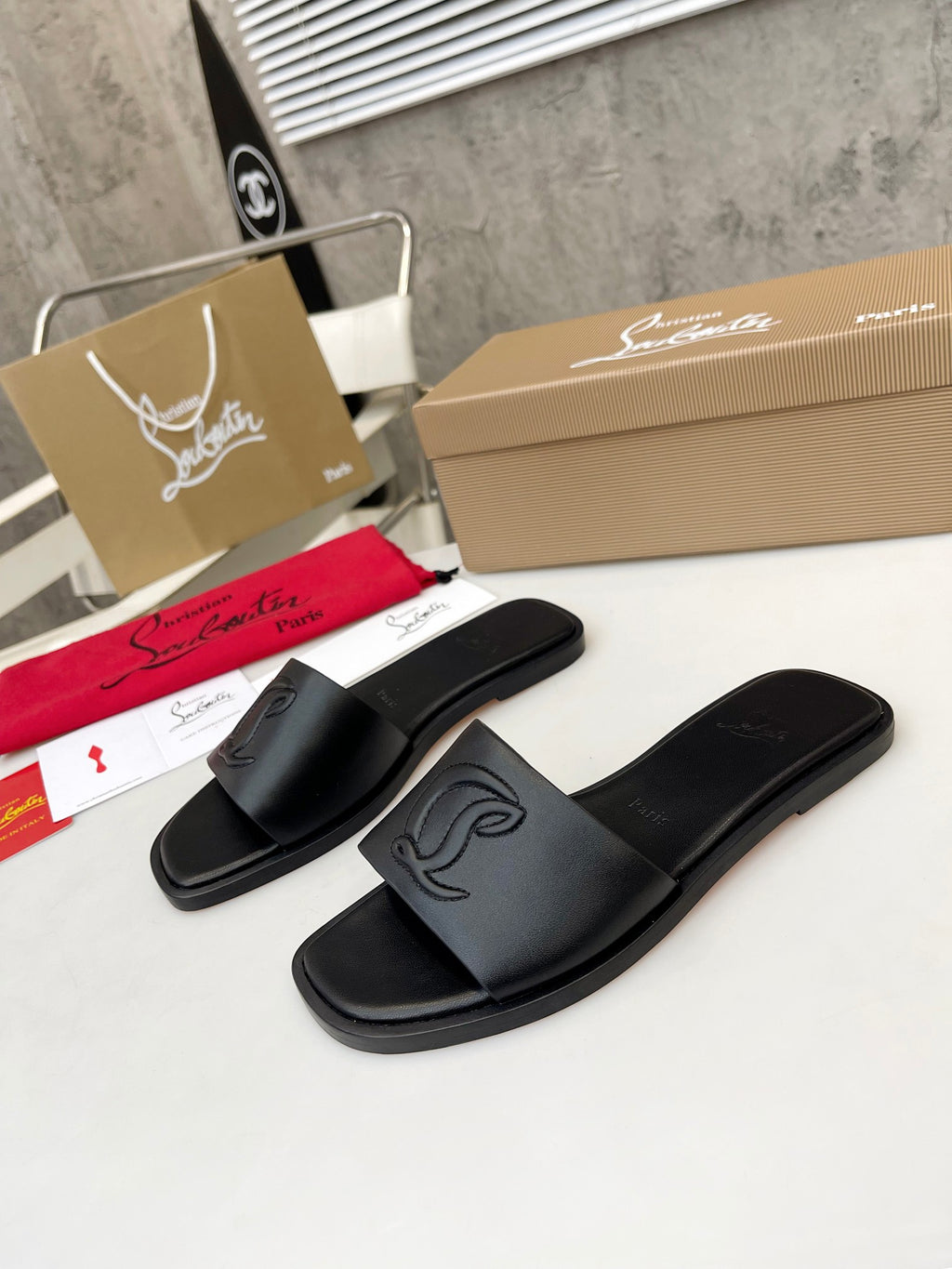 Z2XA32 Popular leather Slippers