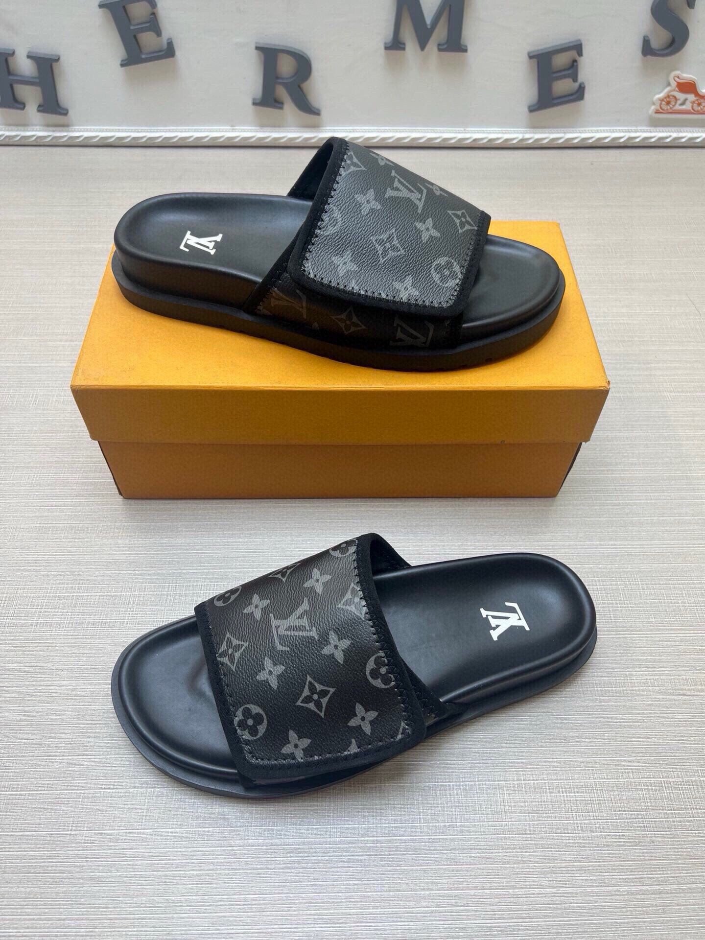 Z5LE210 Popular Slippers