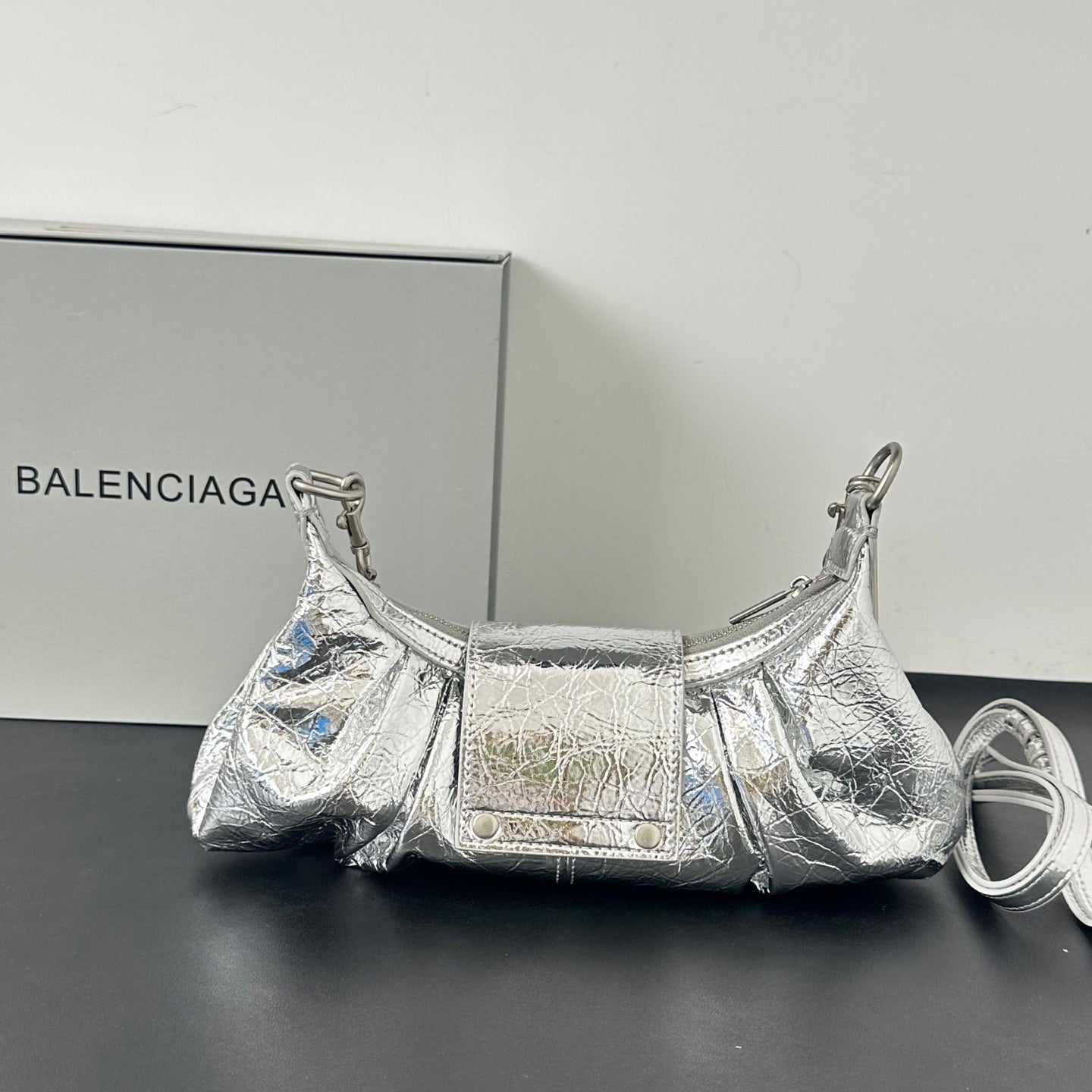 B1P36J118 Popular leather bag