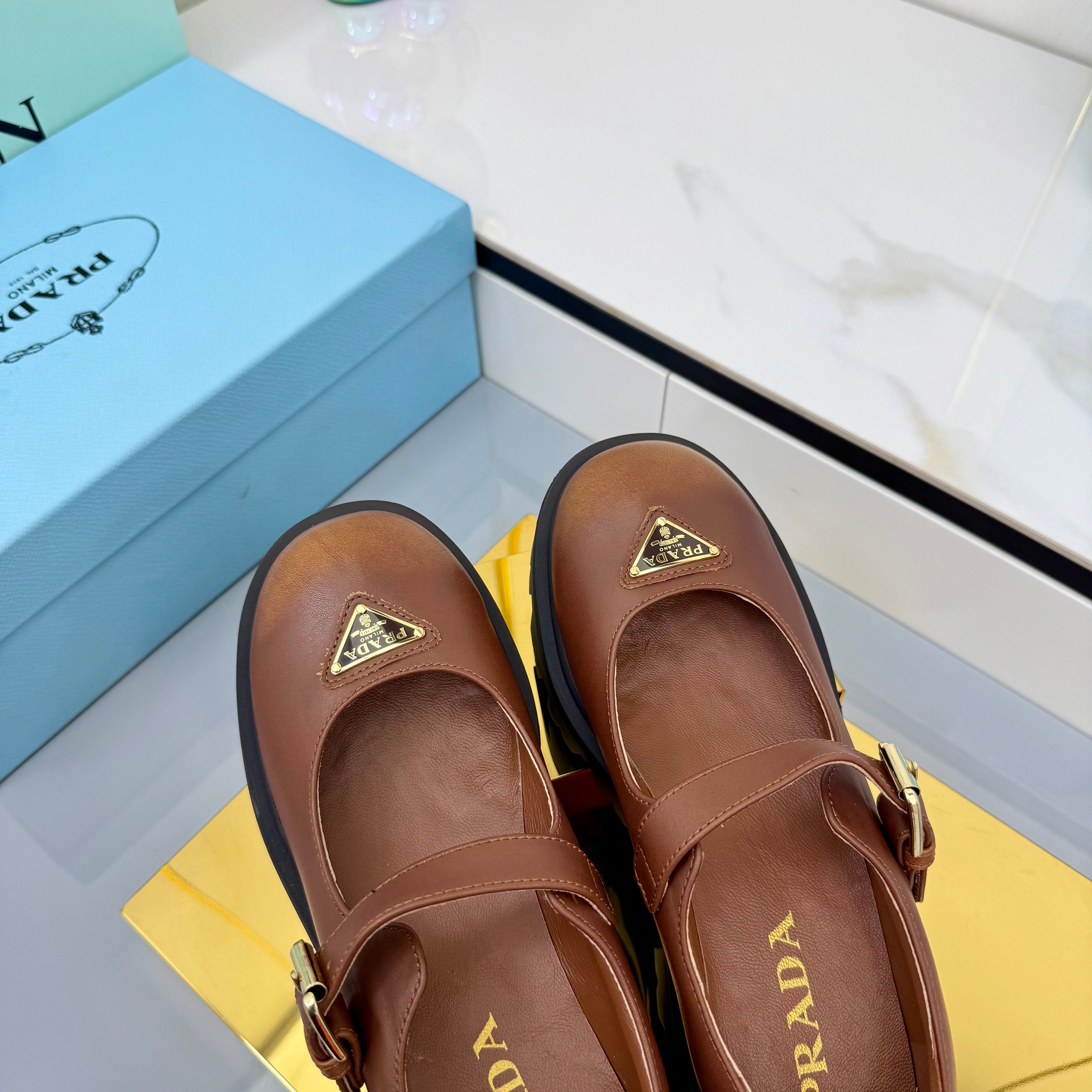 Z2Q105P308 Popular high-quality Shoes
