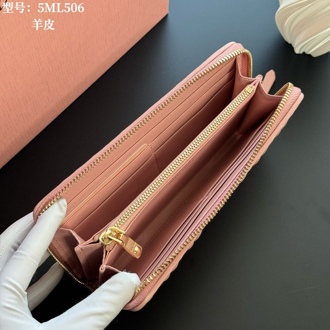 B1P46A123 Popular leather wallets