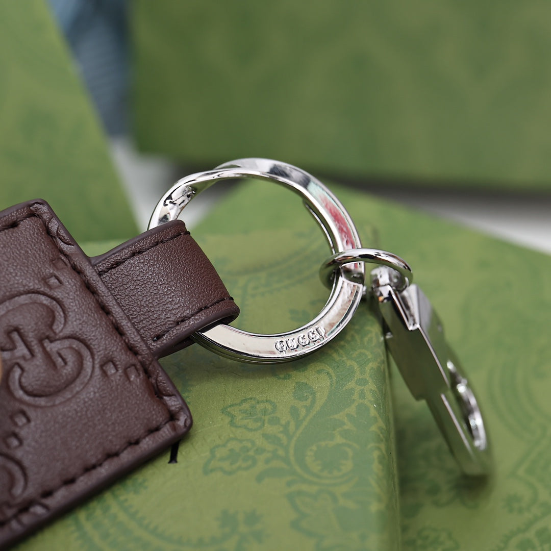 A1Z105B102 Popular bag 's charms accessories