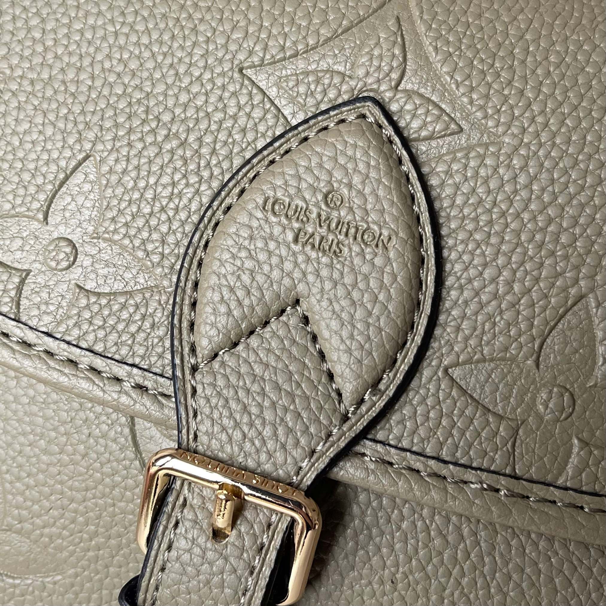 B1P36E38 Popular leather bag