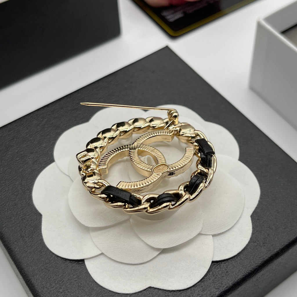 X1ZC893    Popular Brooch
