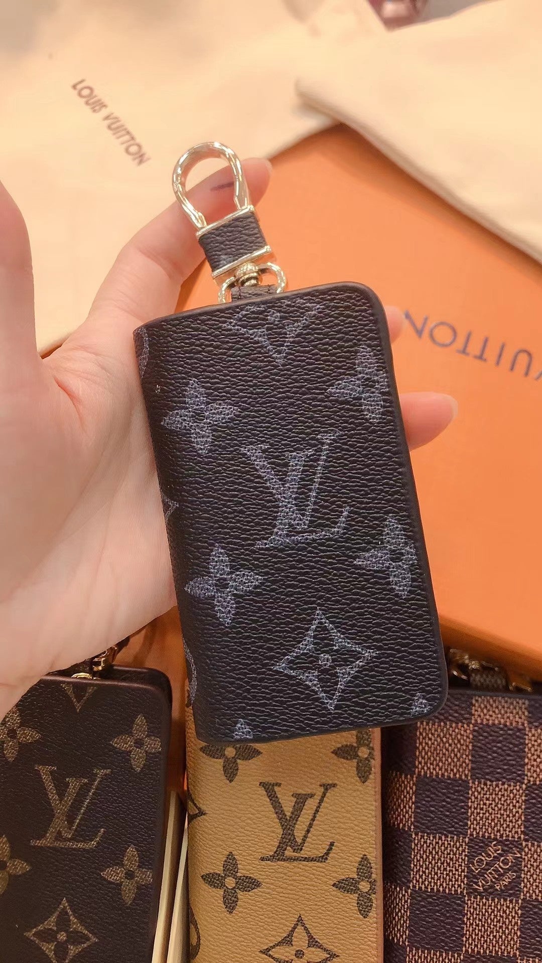 A1Z105E23 Popular bag 's charms accessories