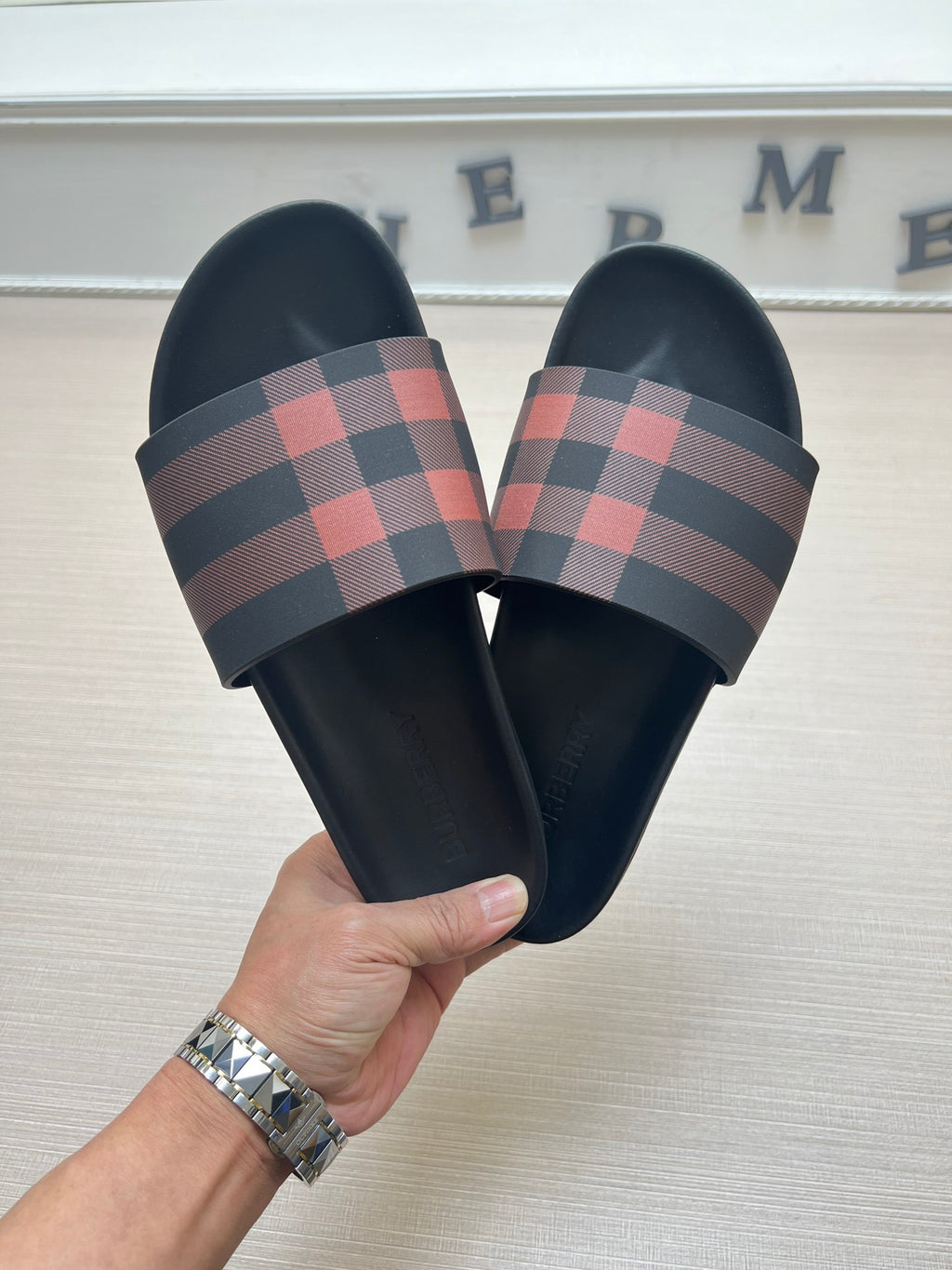 Z5ZR119 Popular slippers