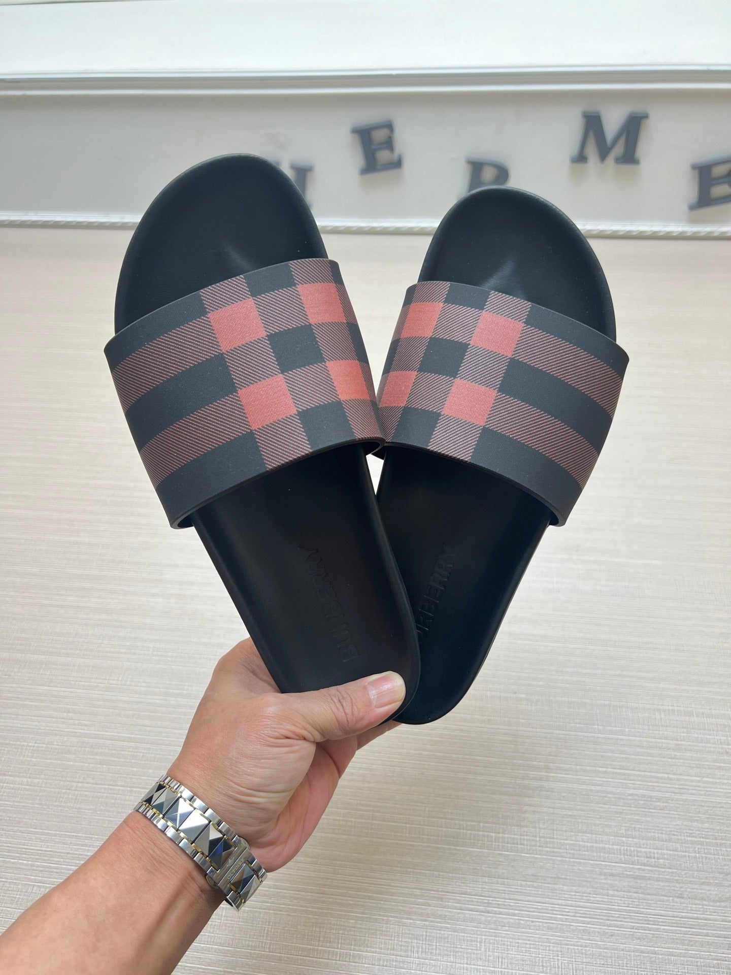 Z5ZR119 Popular slippers