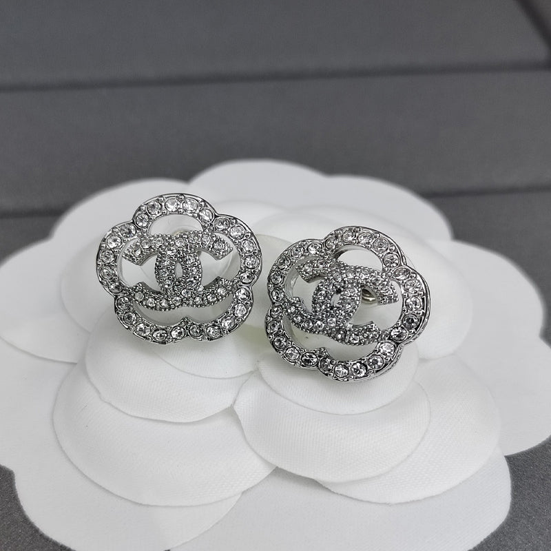 X1Q45C12E Popular Earrings