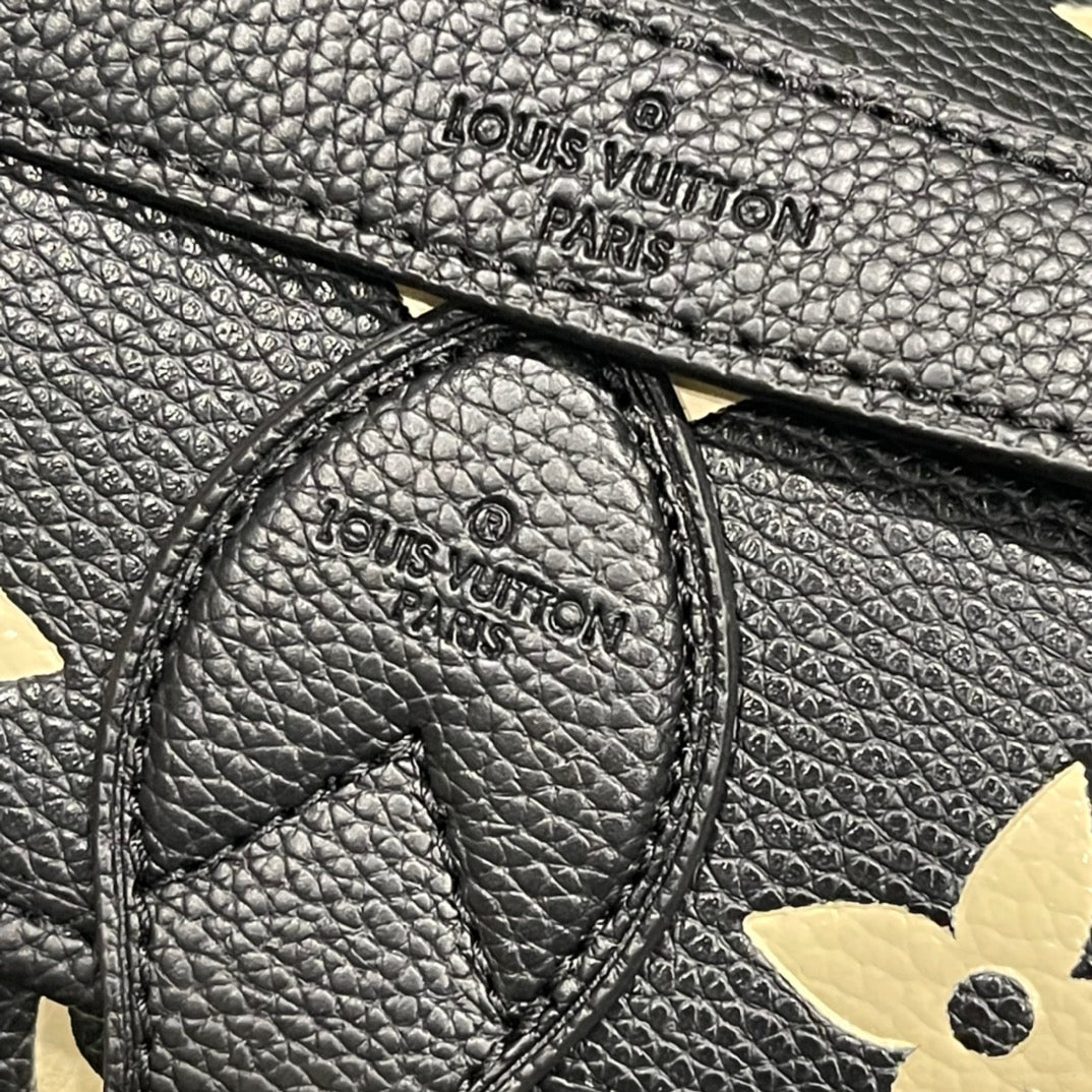 B12X44E318 Popular   leather bag 