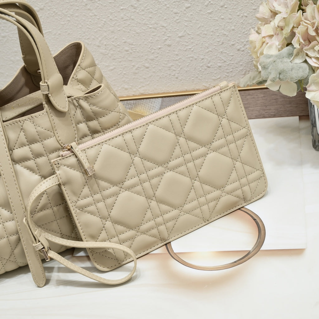 B1N66D2 Popular leather bag
