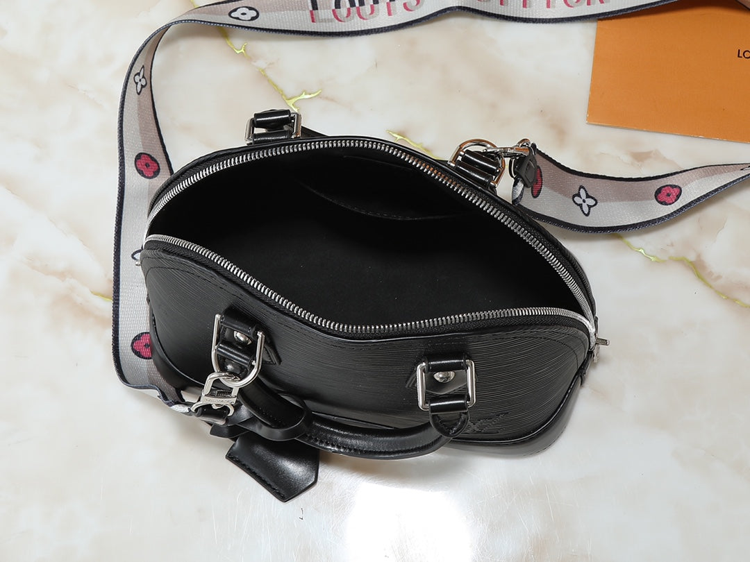 B1P46E102 Popular leather bag