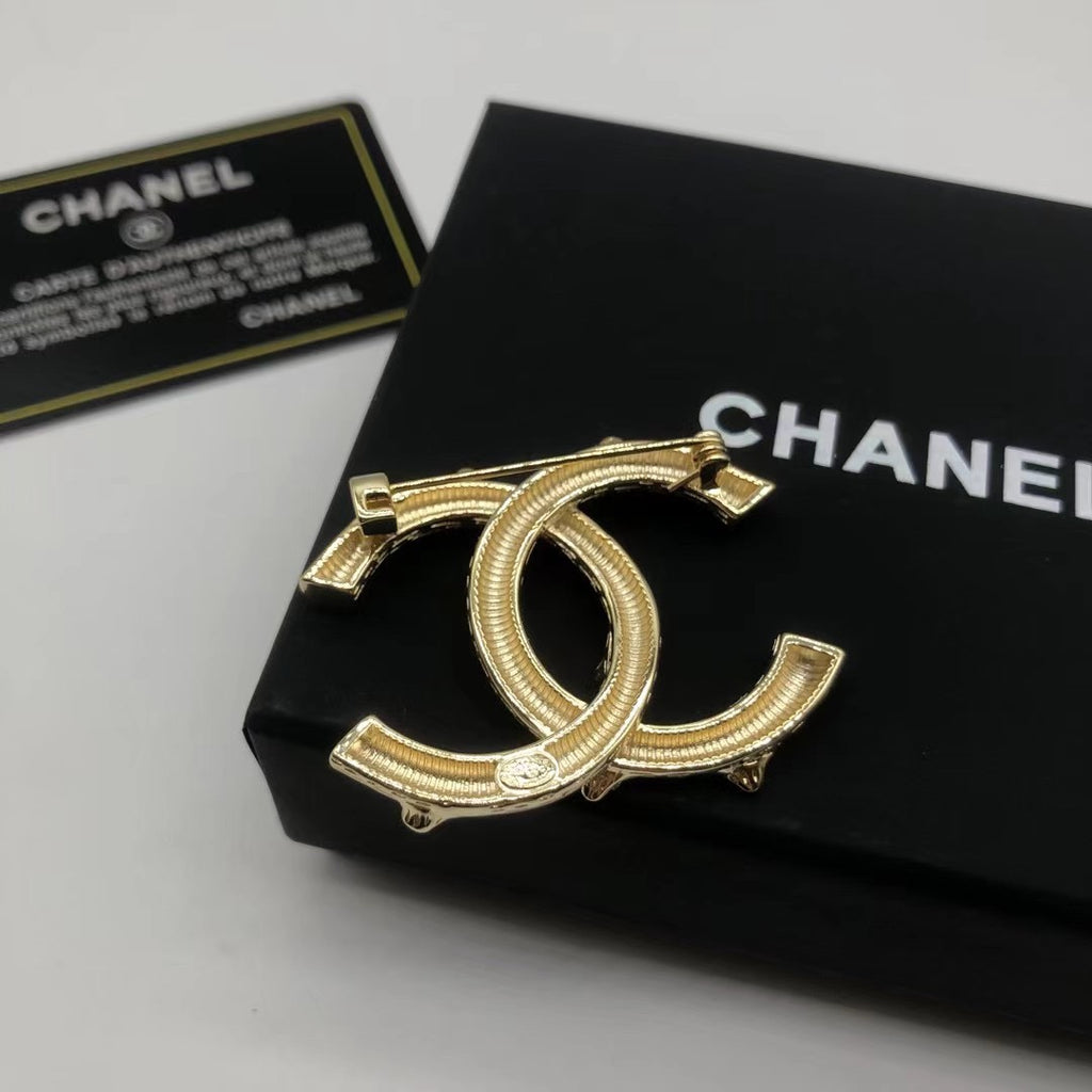 X14C864  Popular Brooch