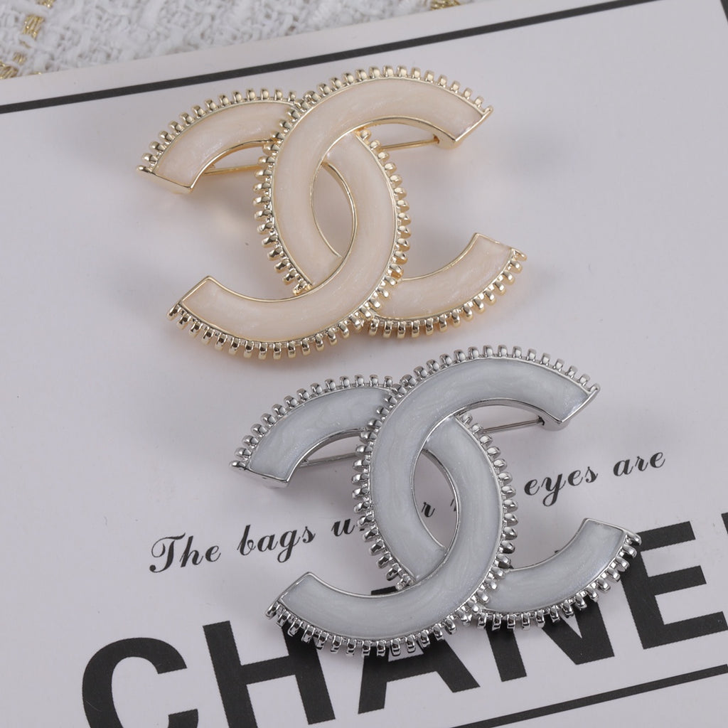 X14C781   Popular Brooch