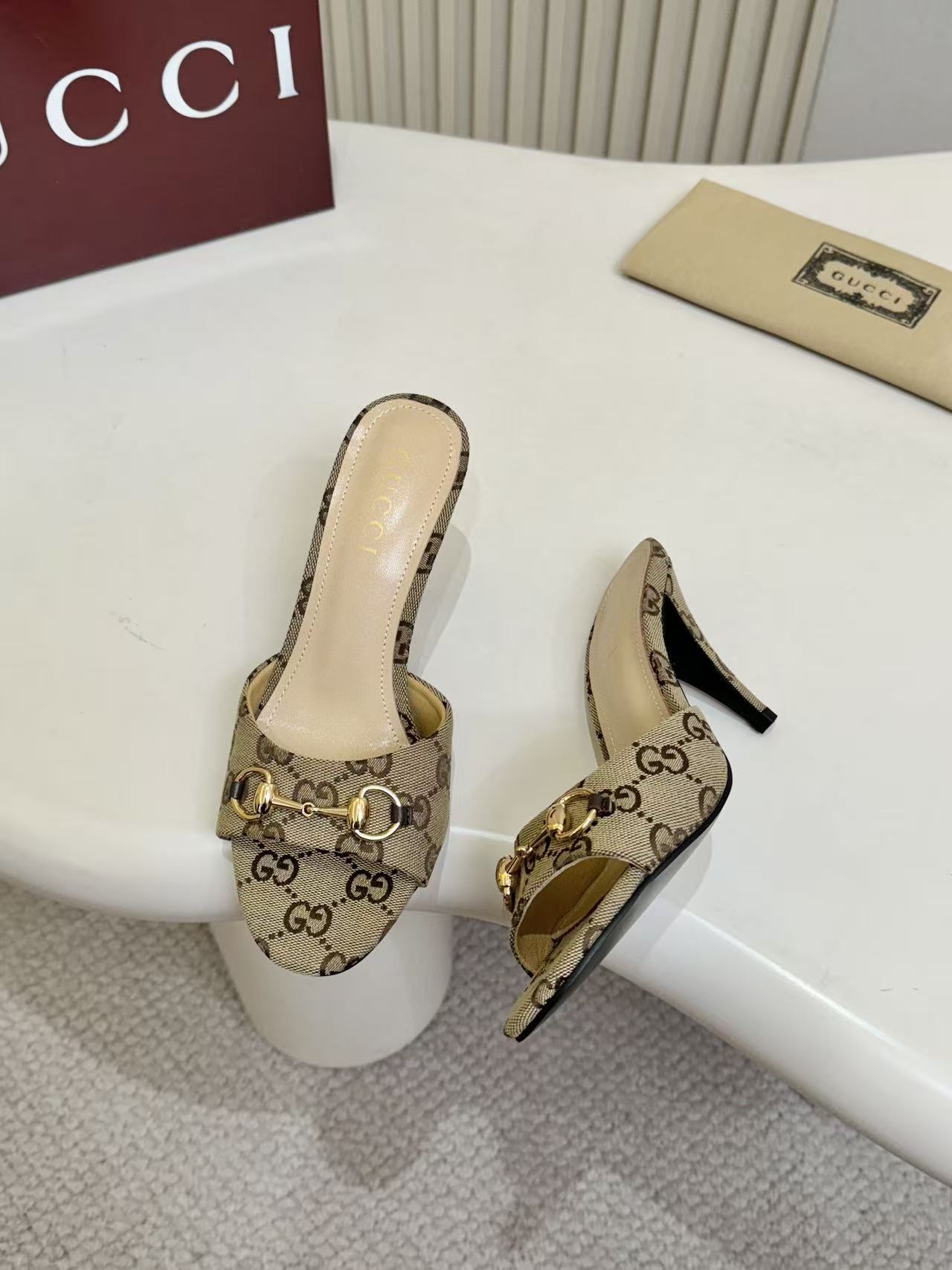 Z2R76B30 Popular high-quality  canvas shoes