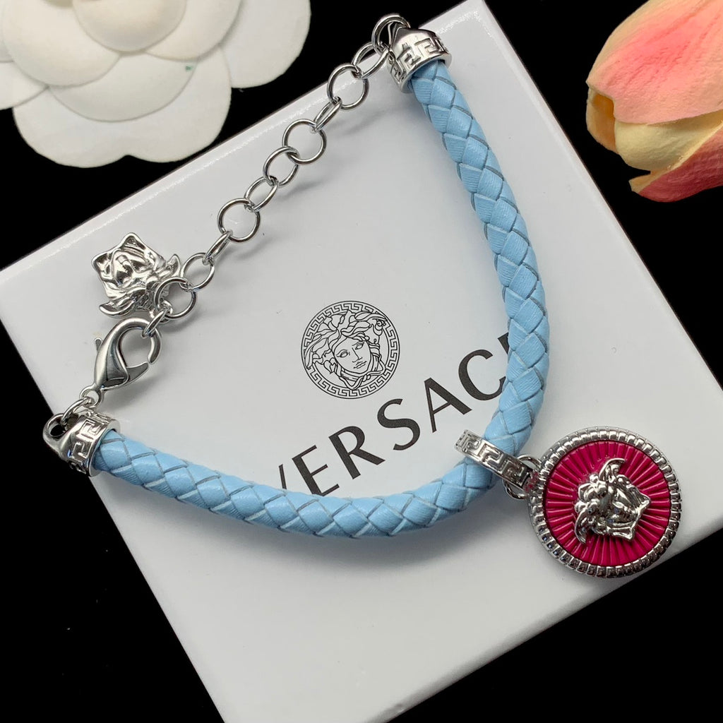 X1Q85V370X Popular Necklaces. Bracelets