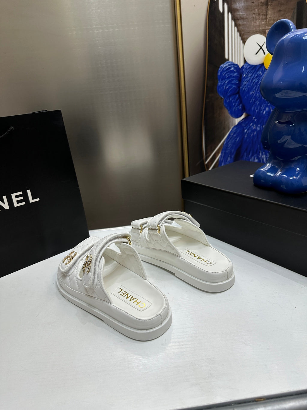 Z1R45C1  Popular sandals
