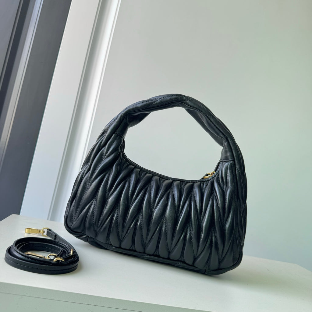 B1P46A120 Popular leather bag（29x24x10cm）