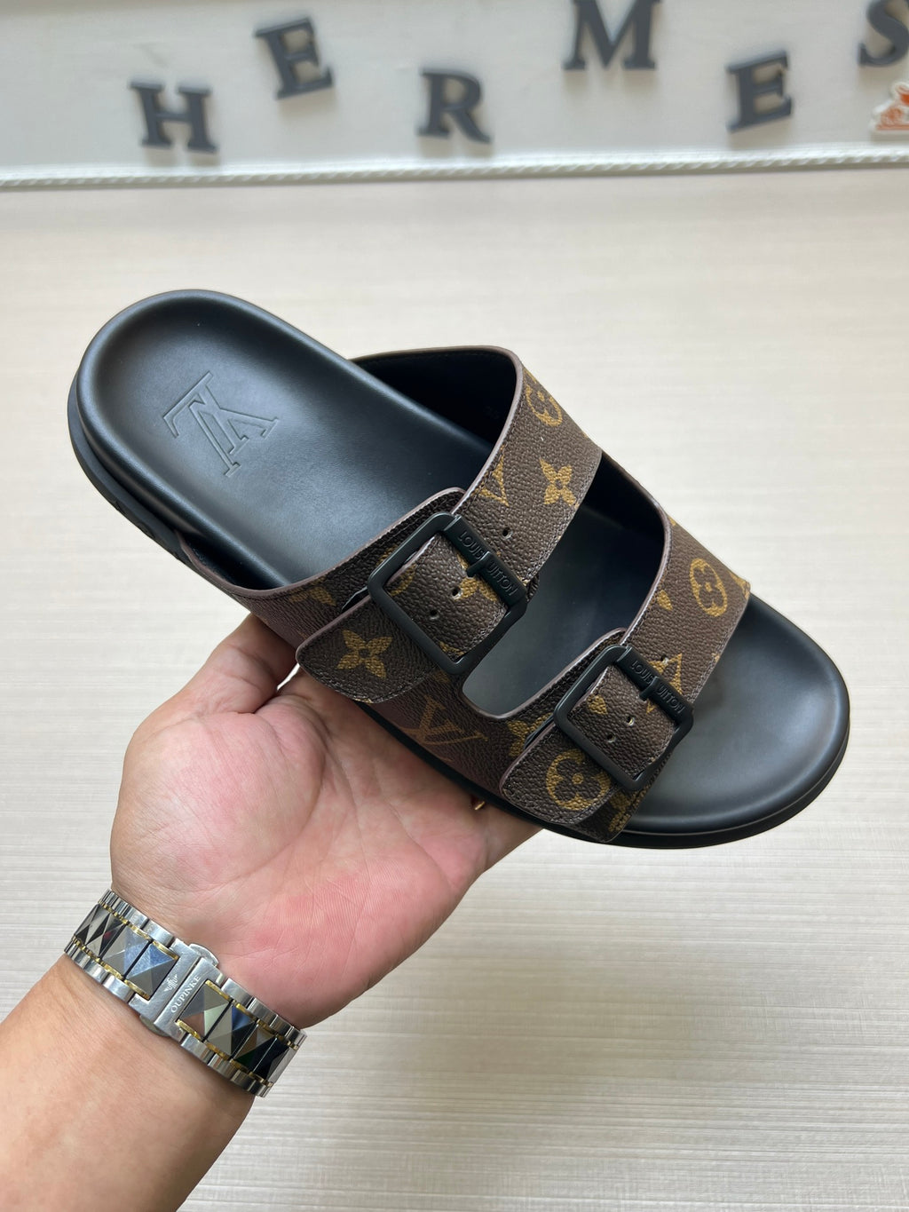 Z5ZE57 Popular slippers