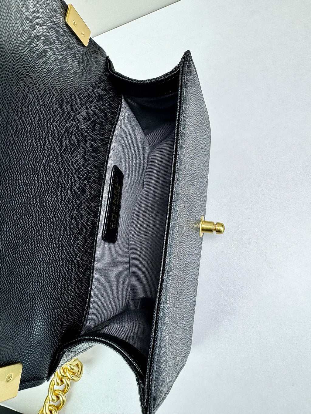 B1P36C17 Popular Caviar leather bag
