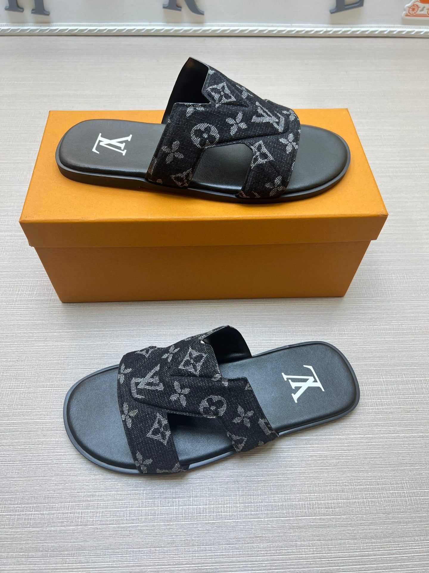 Z5ZE29 Popular slippers