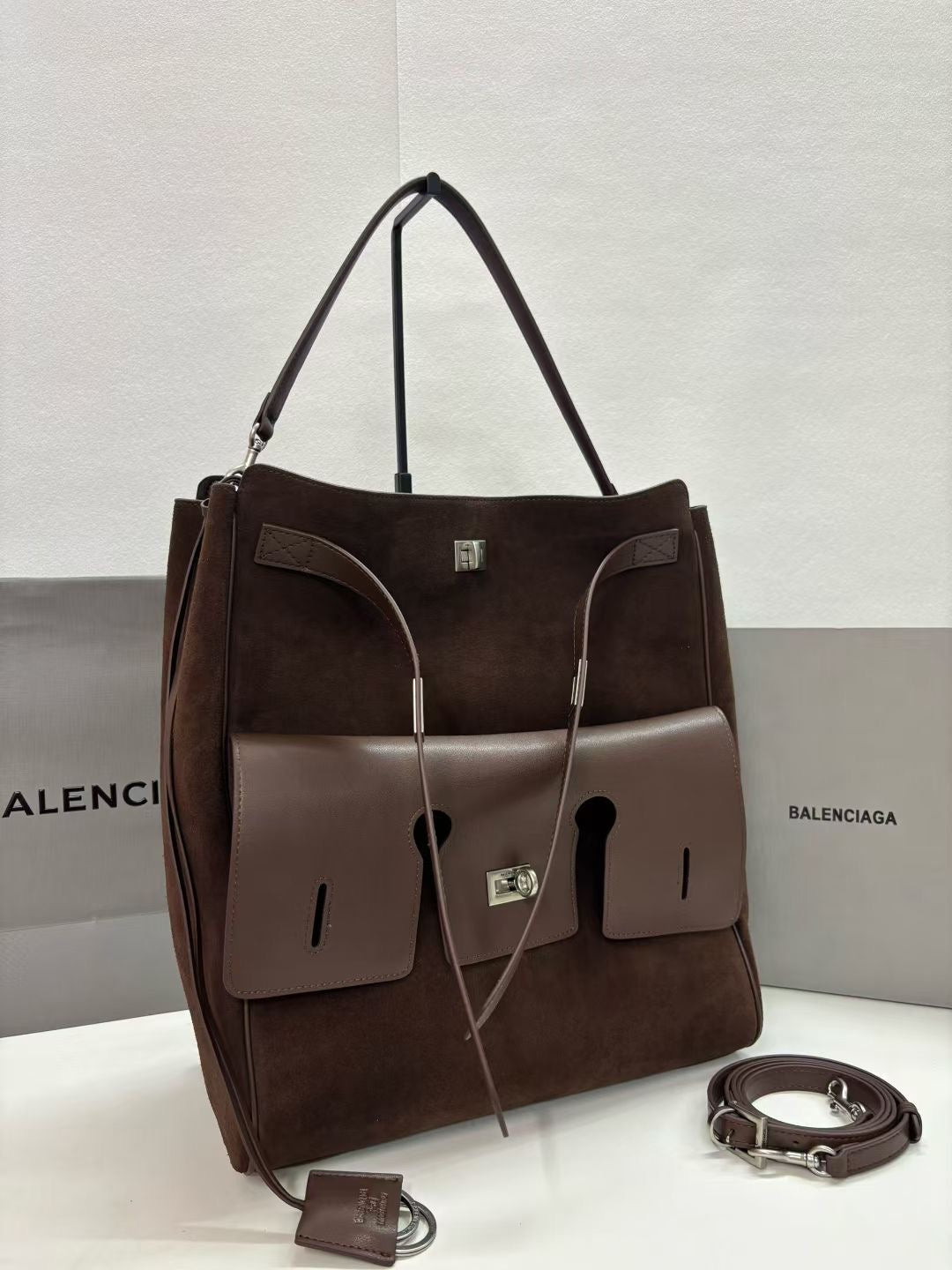 B1P36J121 Popular leather bag