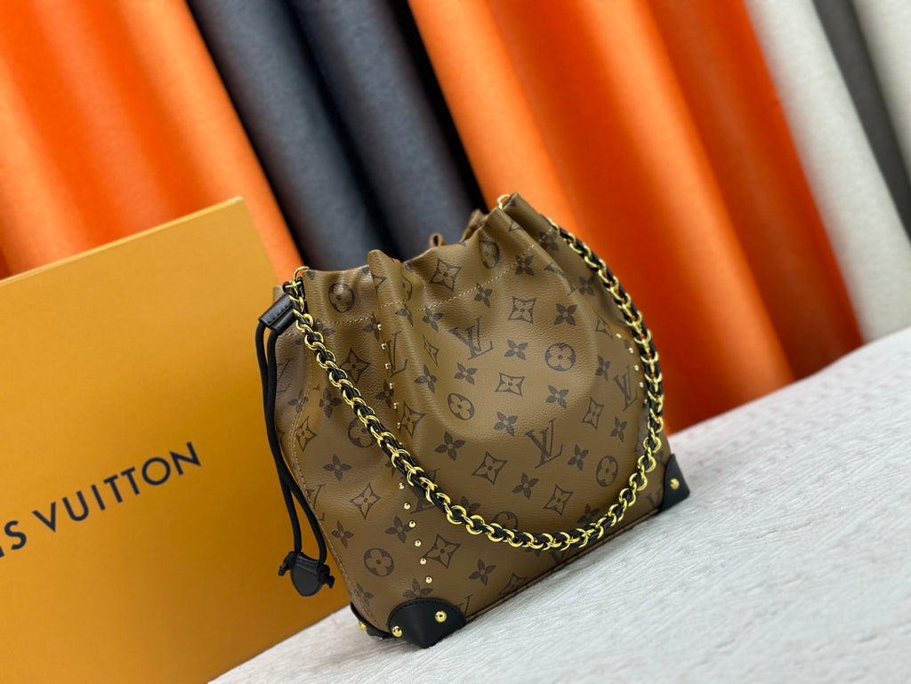 B1X104E56  Popular  leather bag