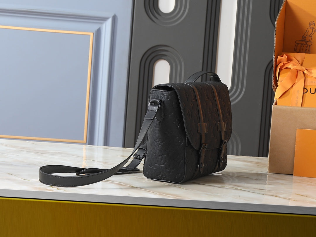 B1R76E56 Popular leather bag
