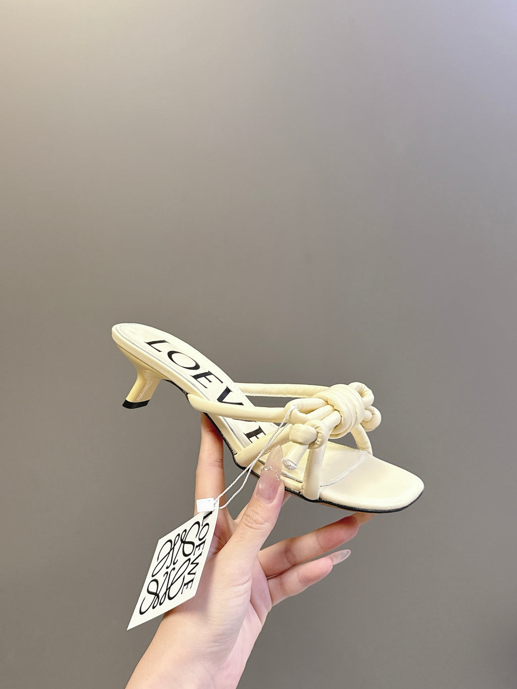 Z2X66A24 Popular high-quality leather Shoes
